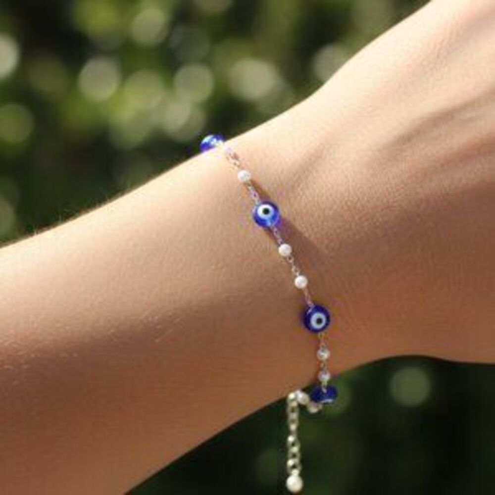 "Elegant & Trendy Bracelet, A Perfect Gift for Women, Thoughtful, EVCH1269